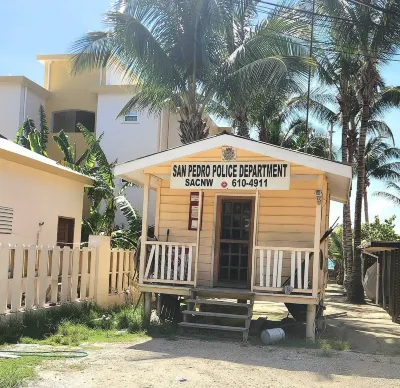Ocean Front  Home with pier. 酒店
