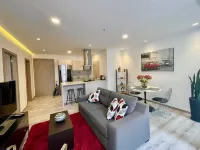 Cozy 1-bedroom condo in Quito with WiFi, Balcony, Parking Space