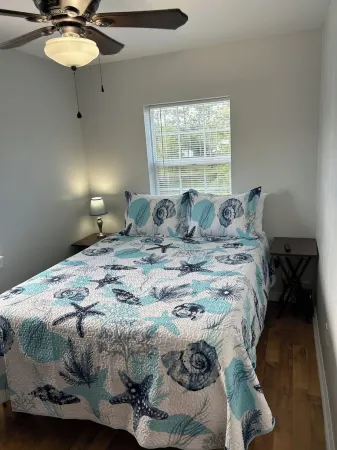 Bay Breeze Bliss~ Hot Tub, Bar & Canal~ 5mi To Beach!