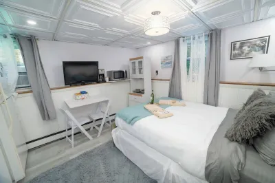 Luxury 2Bed/1Bath space in house