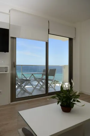 Modern beachfront apartment Отели в г. Сан-Лоренсо