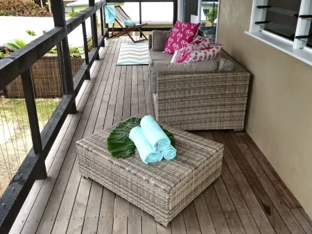 Vaka Beach Retreat- modern air conditioned apartment & steps to Vaimaanga Beach! Отели в г. Такитуму Дистрикт