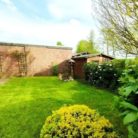 Haus Meereswind Esens, 3 Bedrooms, Conservatory with Fireplace