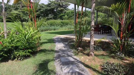 Beautiful!!,AC,Pool,3 Bedroom, Close to everything!!