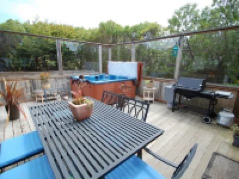 Bodega Bay Gem: 180° Ocean Views, Hot Tub, Man Cave & Family Vibes – Sleeps 12 Hotels in Bodega Bay