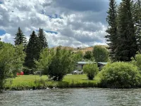 Toots and Elmer’s Beautiful home on the Wind River Hotels in Dubois