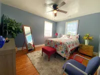 Sweet Retreat at Thel's Place Hotels near Boone's Antiques