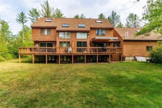 Cozy Family-Sized Condo Close To Everything