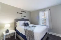 Little Loft of Adventure 1 Br Home, with Bonus Loft Area! Union Depot周辺のホテル