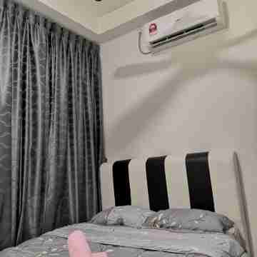 D'Putra Suites & Homestay @ Near Senai Airport / JPO Mall / AEON & IOI Mall Rooms
