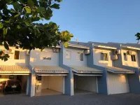 3 SEA-FRONTED Houses - Beach of Mariscal, Bombinhas, SC - HOUSE #2 Hotels in Praia de Mariscal