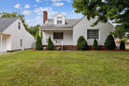 Walk to Pro Football Hall of Fame! 5 Bedroom