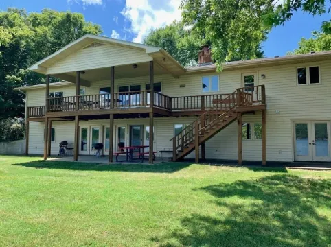 6 Bedroom Home - Lake Front , Table Rock Lake, Mo. Hotels in Shell Knob