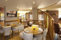 พรีเมียร์ อินน์ นิวพอร์ต/เทลฟอร์ด โรงแรมใน