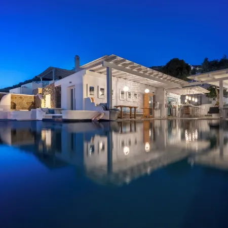 Flaskos Suites