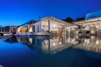 Flaskos Suites