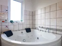Luxury Spa Retreat by Sea - by Traum Ferienwohnungen