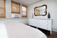 Historic Flat Minutes Away from Saratoga Track