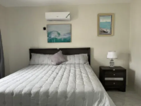 Modern Townhouse with beach/pool access which offers peace, quiet and relaxation