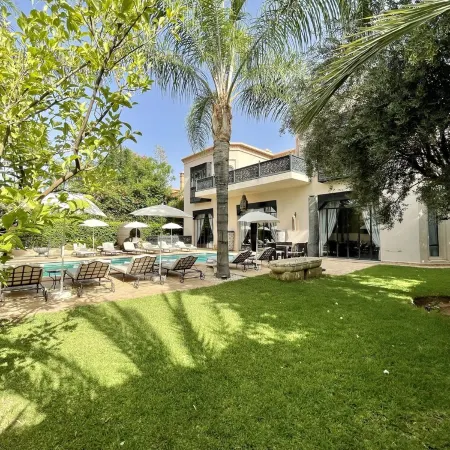 Stunning Mountain Views, on a  Golf Course, Private Pool & Gardens