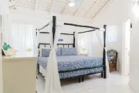 Steps To Beach - Spacious Clean Cottage w/ Cook Hotels in Duncans