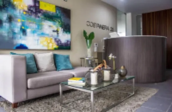 “Sea View Apartment: Near Airport. Air,C. Free Parking