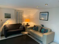 Spacious beach house with its own garden 2 minutes' walk from the sea - de playa