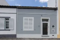 Modern villa in the center of Furnas