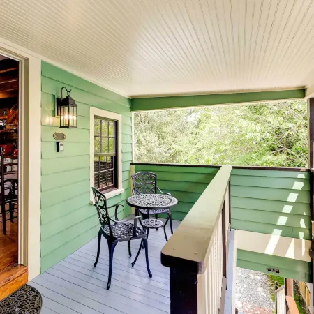 Victorian Vacation Rental Apt in Downtown New Bern