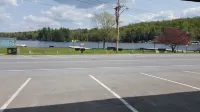 Clark's Beach Motel - parking