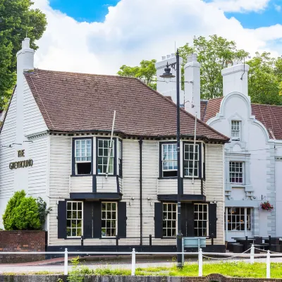 Greyhound Hotel Hotels near Hackbridge Station