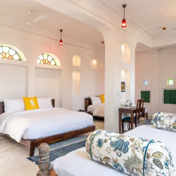 Bloom Boutique l Chelon Haveli Hotels near The Palace Atelier
