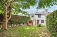 3 Tyn Y Mynydd Hotels in Ysbyty Ifan