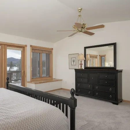 Mountain Peak 4 Bedroom Home by RedAwning
