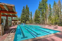 Hot Tub & Ski Shuttle: Northstar Resort House Hotels in Placer County