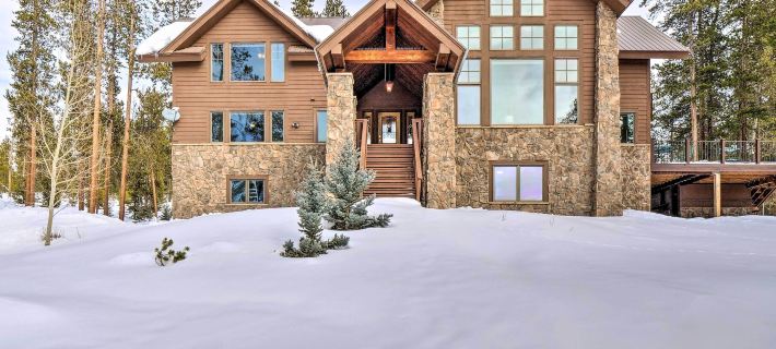 Grand Fraser Escape w/ Private Deck & Hot Tub Hotels in Fraser