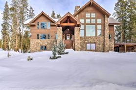 Grand Fraser Escape w/ Private Deck & Hot Tub
