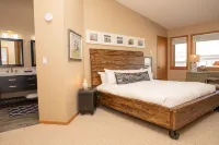 J1 Meadow Creek Miniums 3 Bedroom Condo by RedAwning