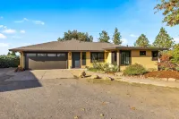 Private Pool & Large Deck: Modern Cotati Villa! - مسبح خاص
