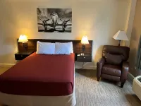 McCoy's Inn - Motels