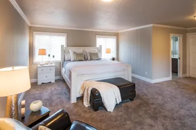 Beach Drive Suites Hotels near As Above So Below (formerly Inverted Experience)