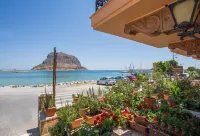 Petrino Guesthouse Hotels in Neapoli Voion