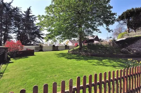 6 Coram Tower Отели рядом с достопримечательностью «Кобб»