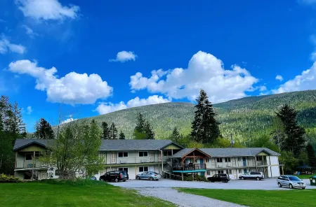 Kokanee Glacier Resort Отели рядом с достопримечательностью «Саншайн Бэй Риджинал Парк - Саншайн Бэй Портен»