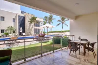 Costa Atlantica Punta Cana - Beach Vacation Condos - Merinäköala