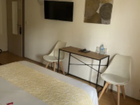 Hôtel Côté Sud Léman Hotels in Thonon-les-Bains