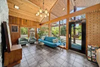 CedarWood Inn Hotels in Flat Rock