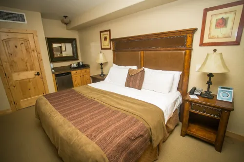 Silverado Lodge Rustic Condo with Private Balcony - 3-Star