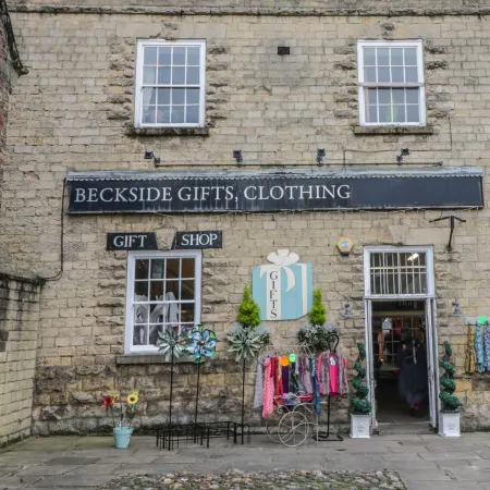 Station View Hotels in Pickering