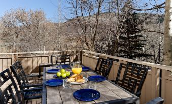 Deluxe 2 Bedroom Apartments at Resort with Outdoor Pool & Hot Tub